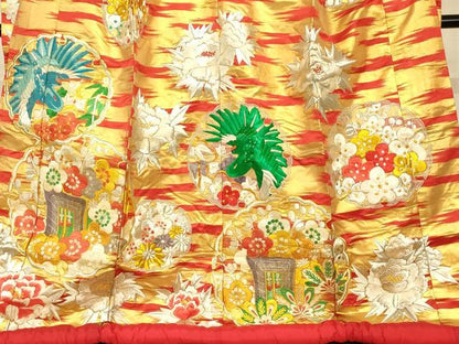 平和屋本店●色打掛　和装　婚礼　結婚式　花嫁　神社挙式　駒刺繍　飛鶴御所車丸文　金銀糸　逸品　AABJ2788fw