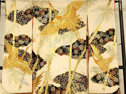 平和屋本店●色打掛　和装　婚礼　結婚式　花嫁　神社挙式　駒刺繍　飛鶴吉祥笹竹文　金銀糸　逸品　AABJ2789fw