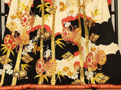 平和屋本店●色打掛　和装　婚礼　結婚式　花嫁　神社挙式　駒刺繍　花鼓笹竹文　黒地　金銀糸　逸品　AABJ2792fw