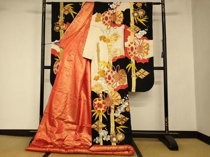 平和屋本店●色打掛　和装　婚礼　結婚式　花嫁　神社挙式　駒刺繍　花鼓笹竹文　黒地　金銀糸　逸品　AABJ2792fw