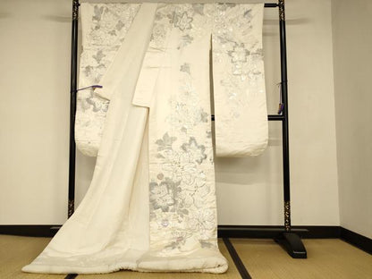 平和屋本店●IKKO　白打掛　白無垢　和装　婚礼　結婚式　花嫁　神社挙式　刺繍　枝花文　金糸　金銀彩　逸品　AABJ2802fw