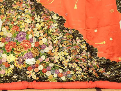 平和屋本店●中国三大刺繍 相良刺繍 色打掛 和装 婚礼 結婚式 花嫁 神社挙式 駒刺繍 花車松竹梅文 金彩 金通し地 逸品 AABJ2829fw