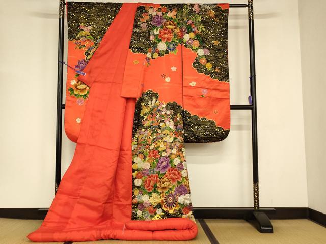 平和屋本店●中国三大刺繍 相良刺繍 色打掛 和装 婚礼 結婚式 花嫁 神社挙式 駒刺繍 花車松竹梅文 金彩 金通し地 逸品 AABJ2829fw