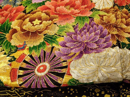 平和屋本店●中国三大刺繍 相良刺繍 色打掛 和装 婚礼 結婚式 花嫁 神社挙式 駒刺繍 花車松竹梅文 金彩 金通し地 逸品 AABJ2829fw