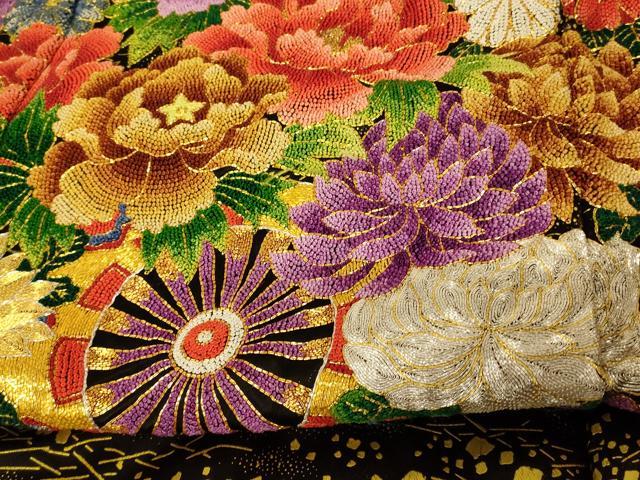 平和屋本店●中国三大刺繍 相良刺繍 色打掛 和装 婚礼 結婚式 花嫁 神社挙式 駒刺繍 花車松竹梅文 金彩 金通し地 逸品 AABJ2829fw