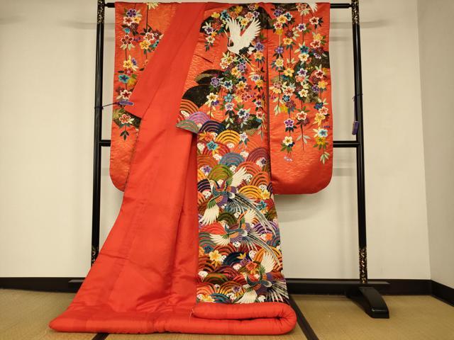 平和屋本店●色打掛　和装　婚礼　結婚式　花嫁　神社挙式　花鳥枝垂れ桜文　駒刺繍　鳳凰　金糸　金通し地　逸品　AABJ2837fw