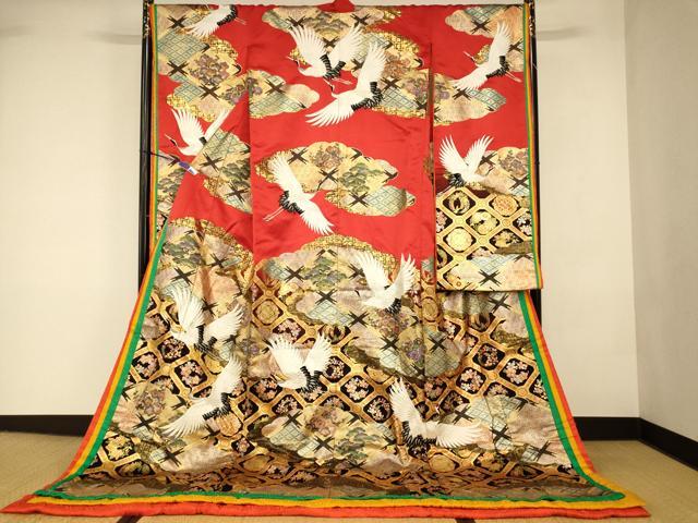 平和屋本店●色打掛　和装　婚礼　結婚式　花嫁　神社挙式　手描き　刺繍　飛鶴天井梅松文　金彩　銀糸　逸品　AABJ2858fw