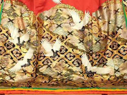 平和屋本店●色打掛　和装　婚礼　結婚式　花嫁　神社挙式　手描き　刺繍　飛鶴天井梅松文　金彩　銀糸　逸品　AABJ2858fw