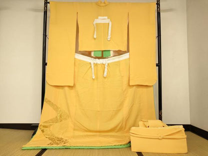 平和屋本店●二部式掛下・つけ帯セット　打掛　和装　婚礼　花嫁　結婚式　神社挙式　飛鶴宝尽くし文様　金彩　逸品　AABJ2862fw