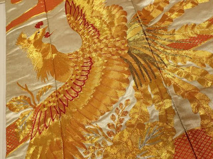 平和屋本店●中国三大刺繍　相良刺繍　駒刺繍　色打掛　和装　婚礼　結婚式　花嫁　神社挙式　鳳凰草花文　金銀糸　逸品　AABJ2872fw
