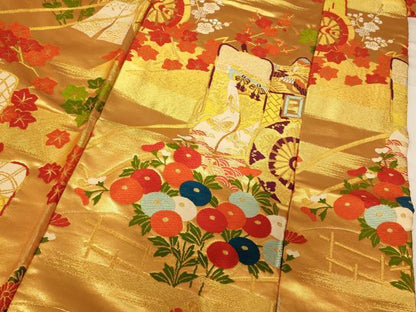 平和屋本店●色打掛　和装　婚礼　結婚式　花嫁　神社挙式　唐織　御所車草花文　金銀糸　逸品　AABJ2876fw