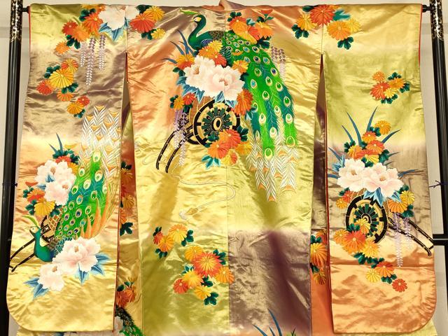 平和屋本店●色打掛　和装　婚礼　結婚式　花嫁　神社挙式　総刺繍　孔雀花車文　暈し染め　金糸　逸品　AABJ2885fw