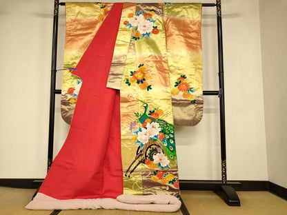 平和屋本店●色打掛　和装　婚礼　結婚式　花嫁　神社挙式　総刺繍　孔雀花車文　暈し染め　金糸　逸品　AABJ2885fw