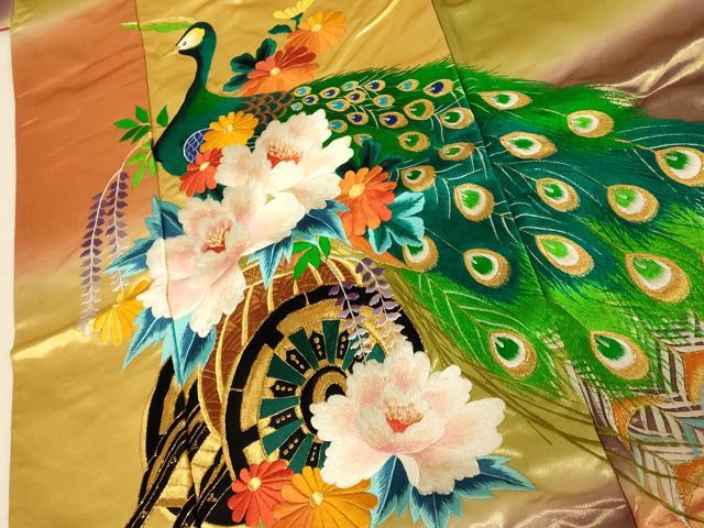 平和屋本店●色打掛　和装　婚礼　結婚式　花嫁　神社挙式　総刺繍　孔雀花車文　暈し染め　金糸　逸品　AABJ2885fw