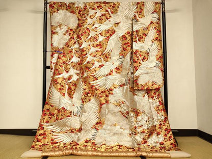 平和屋本店●色打掛　和装　婚礼　結婚式　花嫁　神社挙式　総刺繍　飛鶴松梅文　銀糸　逸品　AABJ2886fw