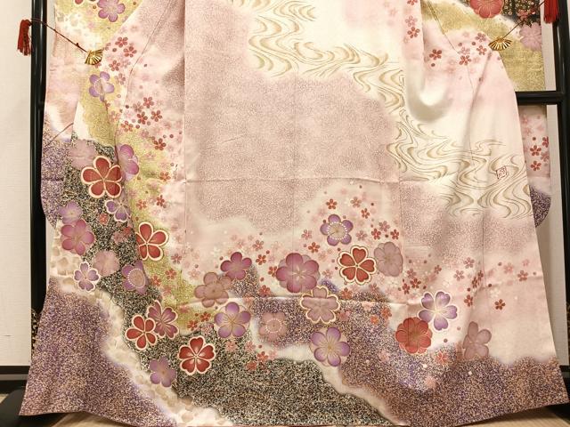 平和屋着物●紫綬褒章　巨匠『岩田専太郎』　振袖　駒刺繍　舞花文　暈し染め　金彩　正絹　逸品　AABJ2927ph