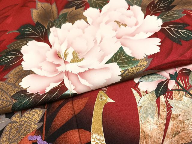 平和屋着物●豪華振袖　孔雀花文　暈し染め　金彩　正絹　逸品　AABJ2948ph