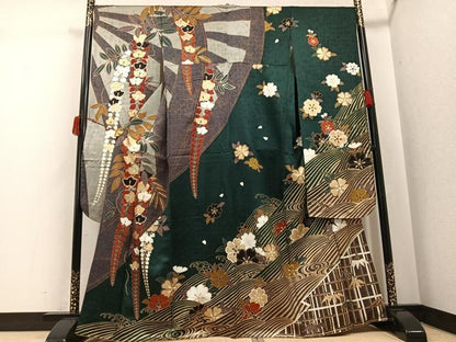 平和屋着物●豪華振袖　駒刺繍　立波花文　金彩　正絹　逸品　AABJ2973ph