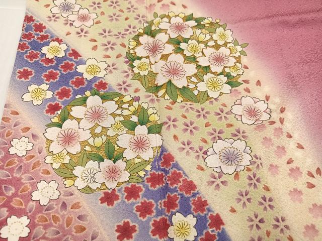 平和屋着物●豪華振袖　駒刺繍　舞桜文　暈し染め　金彩　金通し地　正絹　逸品　AABJ3038ph