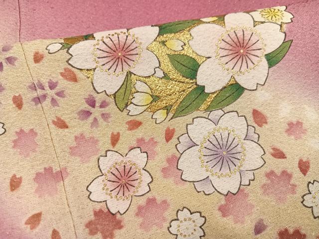 平和屋着物●豪華振袖　駒刺繍　舞桜文　暈し染め　金彩　金通し地　正絹　逸品　AABJ3038ph