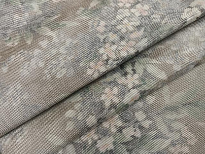 平和屋着物●都喜ヱ門　本場大島紬　白大島　総絣　草花文　藤絹織物謹製　正絹　逸品　AABJ3045ph
