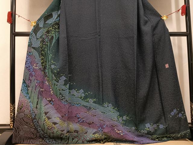平和屋着物●十日町　名門　滝泰謹製　訪問着　中国三大刺繍　相良刺繍　おぼろ染め　重ね絞り　梅　金通し地　正絹　逸品　AABJ3063ph
