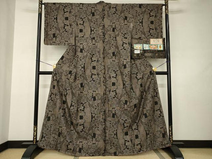 平和屋着物●本場大島紬 吉三郎 吉織物謹製 割込絣織 純泥染め 立涌花文 割り込み絣 吉織物謹製　証紙付　正絹　逸品　未使用　AABJ3147ck