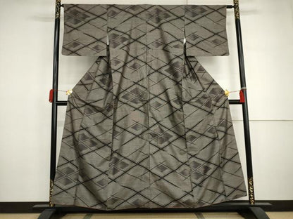 平和屋着物●本場大島紬　泥染め　カタス9マルキ　菱文　正絹　逸品　AABJ3171cs