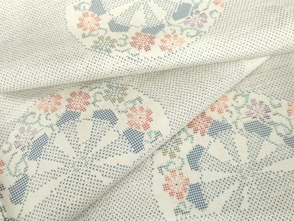 平和屋着物●本場大島紬　白大島　カタス9マルキ　花片輪車文　正絹　逸品　AABJ3218cs