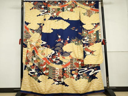 平和屋着物●豪華振袖　駒刺繍　雲取り松竹梅文　金彩　正絹　逸品　AABJ3229cs