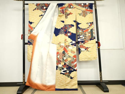 平和屋着物●豪華振袖　駒刺繍　雲取り松竹梅文　金彩　正絹　逸品　AABJ3229cs