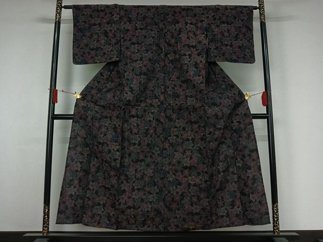 平和屋着物▽上質な紬 　単衣　草花文　黒地 　正絹　逸品　未使用　AABJ3548jh