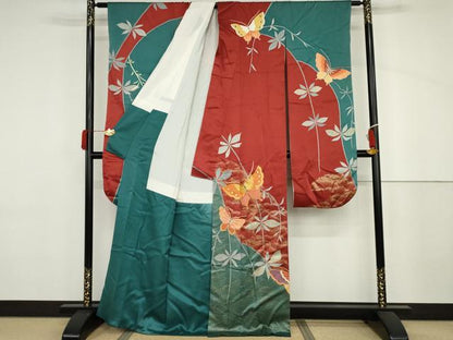 平和屋着物●豪華振袖　駒刺繍　舞蝶文　金彩　正絹　逸品　AABJ3708cs