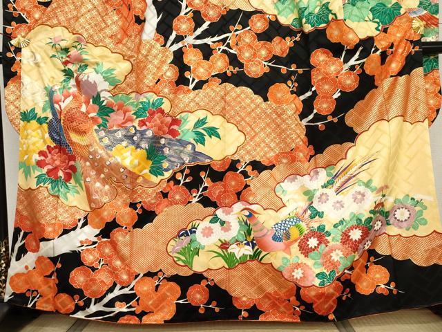 平和屋着物●豪華振袖　駒刺繍　孔雀梅松文　黒地　金糸　金彩　正絹　逸品　AABJ3718cs