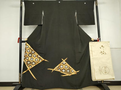 平和屋着物●銀座きしや　黒留袖　駒刺繍　亀甲花文　たとう紙付き　正絹　逸品　AABJ3725cs