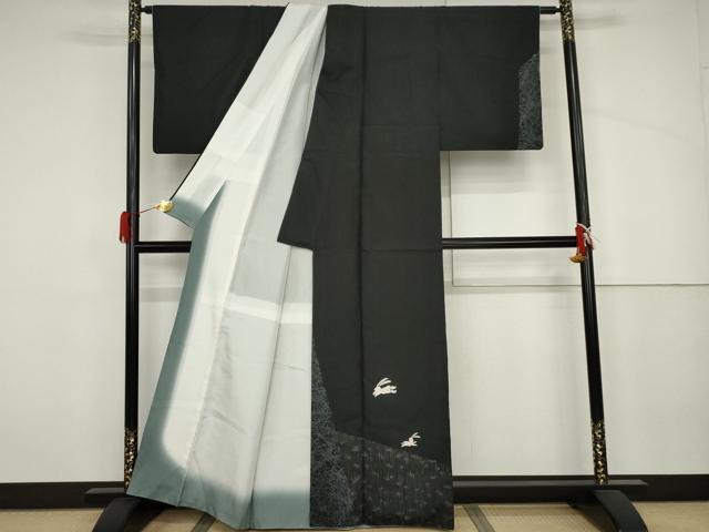 平和屋着物●訪問着　紬地　跳び兎　黒地　正絹　逸品　AABJ3750cs