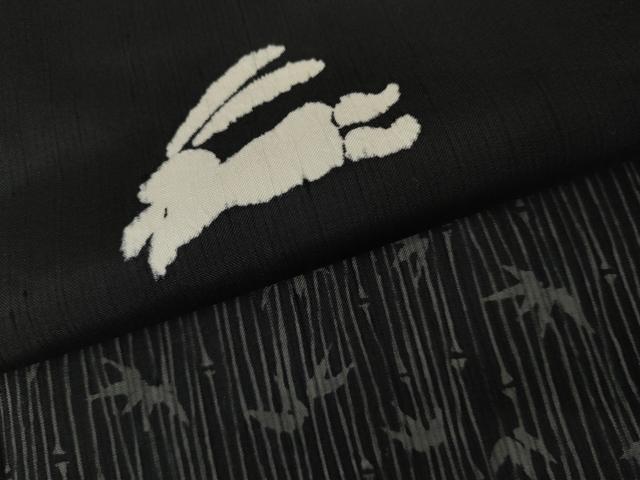 平和屋着物●訪問着　紬地　跳び兎　黒地　正絹　逸品　AABJ3750cs