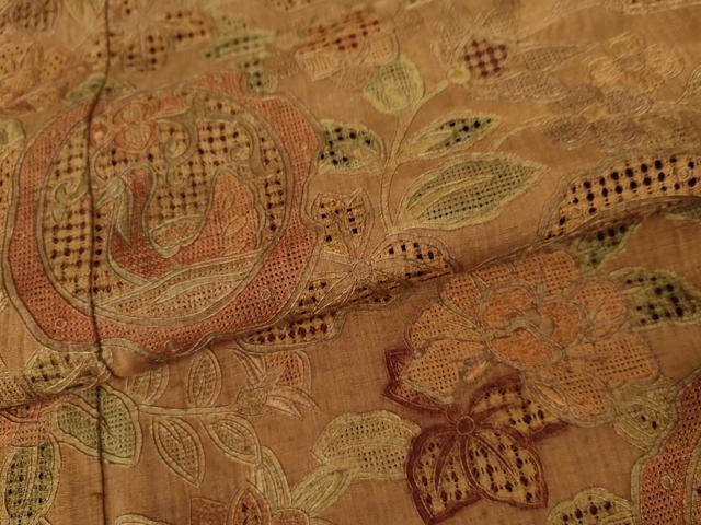 平和屋着物●中国三大刺繍　汕頭刺繍　スワトウ刺繍　総刺繍　訪問着　紬地　花鳥更紗絵皿文　正絹　逸品　AABJ3807cs