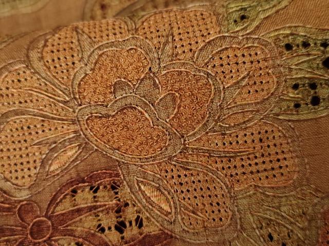 平和屋着物●中国三大刺繍　汕頭刺繍　スワトウ刺繍　総刺繍　訪問着　紬地　花鳥更紗絵皿文　正絹　逸品　AABJ3807cs