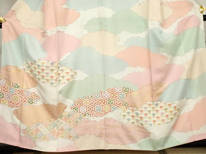 平和屋着物●訪問着　駒刺繍　雲重ね吉祥文　金彩　正絹　逸品　AABJ3811cs