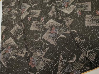 平和屋着物●本場大島紬　泥染め　一元7マルキ　花唐草文　正絹　逸品　未使用　AABJ3818cs