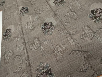 平和屋着物●本場大島紬　泥染め　カタス9マルキ　亀甲重ね草花文　正絹　逸品　未使用　AABJ3824cs