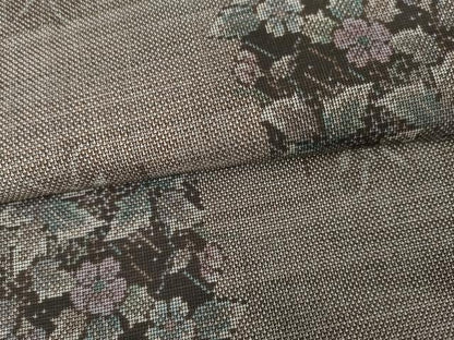 平和屋着物●本場大島紬　泥染め　カタス9マルキ　亀甲重ね草花文　正絹　逸品　未使用　AABJ3824cs