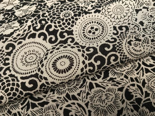 平和屋着物●上質な小紋　型染め　花唐草文　黒地　鬼しぼ縮緬　正絹　逸品　AABJ3848ph