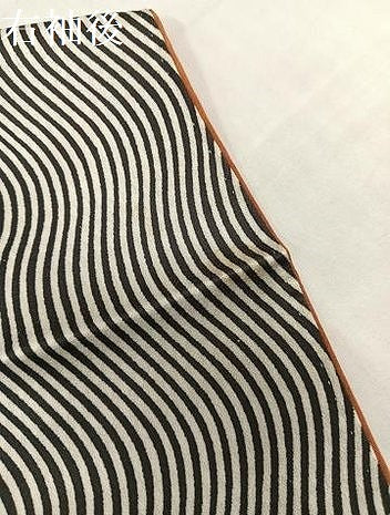 平和屋着物●訪問着　よろけ縞　黒地　正絹　逸品　AABJ3869ph