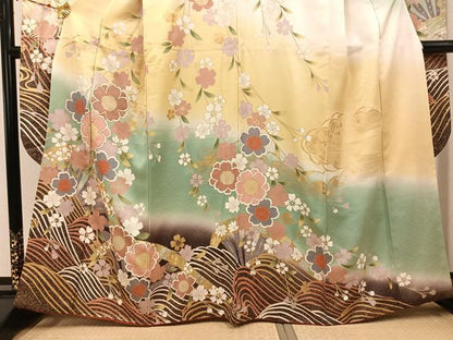平和屋着物●豪華振袖　駒刺繍　立波花文　暈し染め　金彩　正絹　逸品　AABJ3902ph