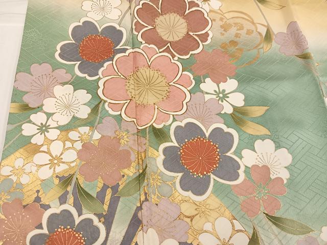 平和屋着物●豪華振袖　駒刺繍　立波花文　暈し染め　金彩　正絹　逸品　AABJ3902ph