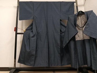 平和屋着物●男性　本場大島紬　アンサンブル　80亀甲　総詰め　正絹　逸品　未使用　AABJ3933ph