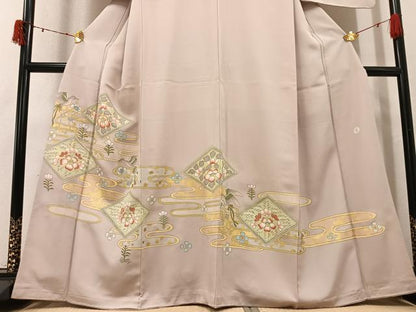 平和屋着物●京友禅作家　米沢新之助　色留袖　駒刺繍　エ霞花鳥菱文　花喰い鳥　金彩　正絹　逸品　未使用　AABJ3996ph