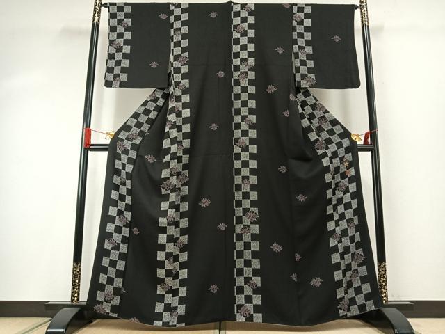 平和屋着物●染色作家　草野一騎　小紋　市松笹文　黒地　健勝苑扱い　正絹　逸品　AABJ4006fy